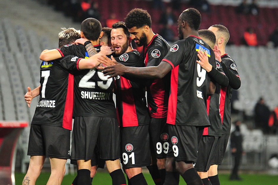 วิเคราะห์บอล [ ตุรกี ] คารากุมรัค VS อดานา เดเมียร์สปอร์ THSCORE